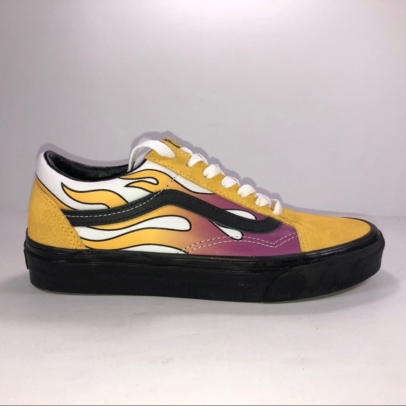 Vans Old Skool Flame Banana With Black Sole Shoes NWT Vans Old Skool Flame Banana With Black Sole Shoes NWT